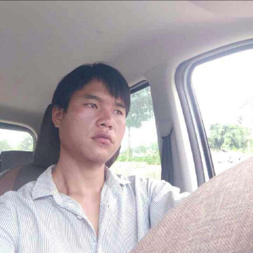 魁梧爱恋皮带的照片
