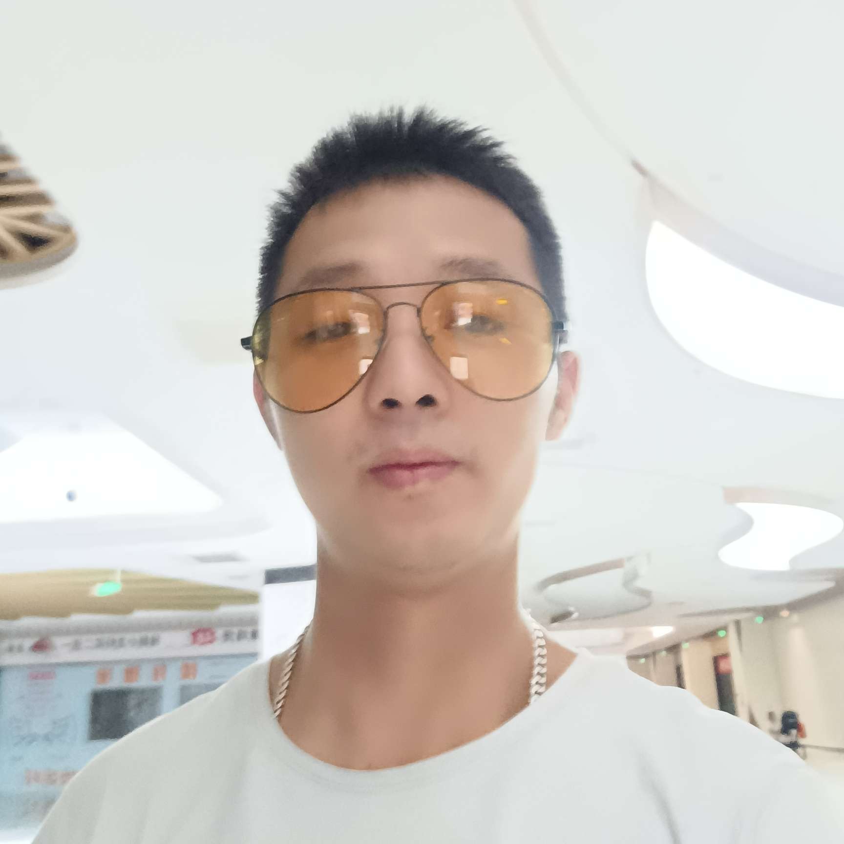浅唱还秀发的照片