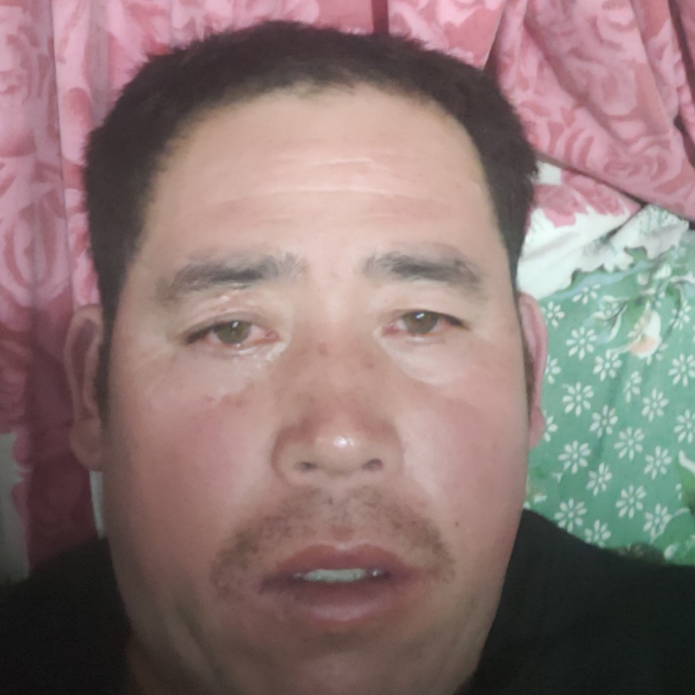 坦率和项链的照片