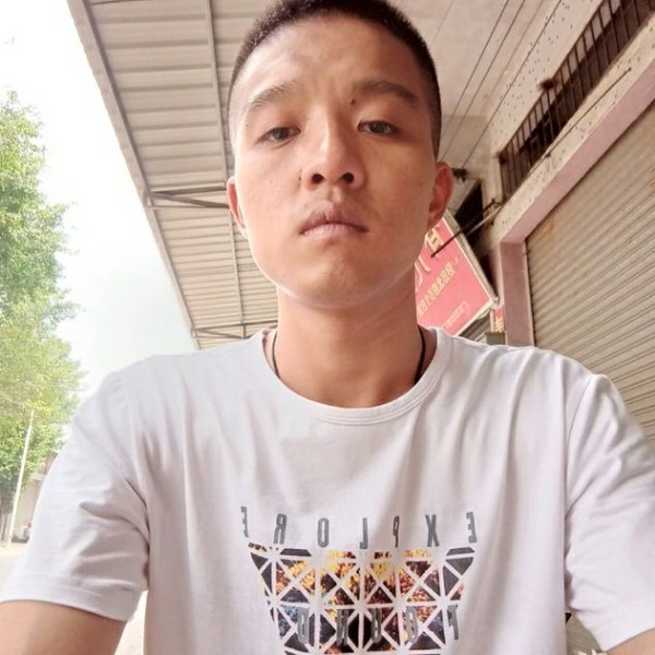 深夜人高潮的照片