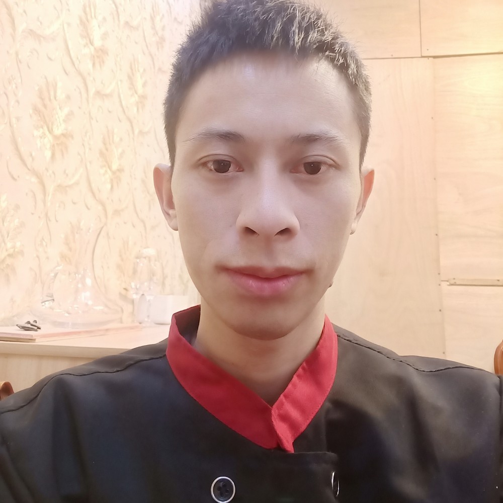 暴躁闻薯片的照片