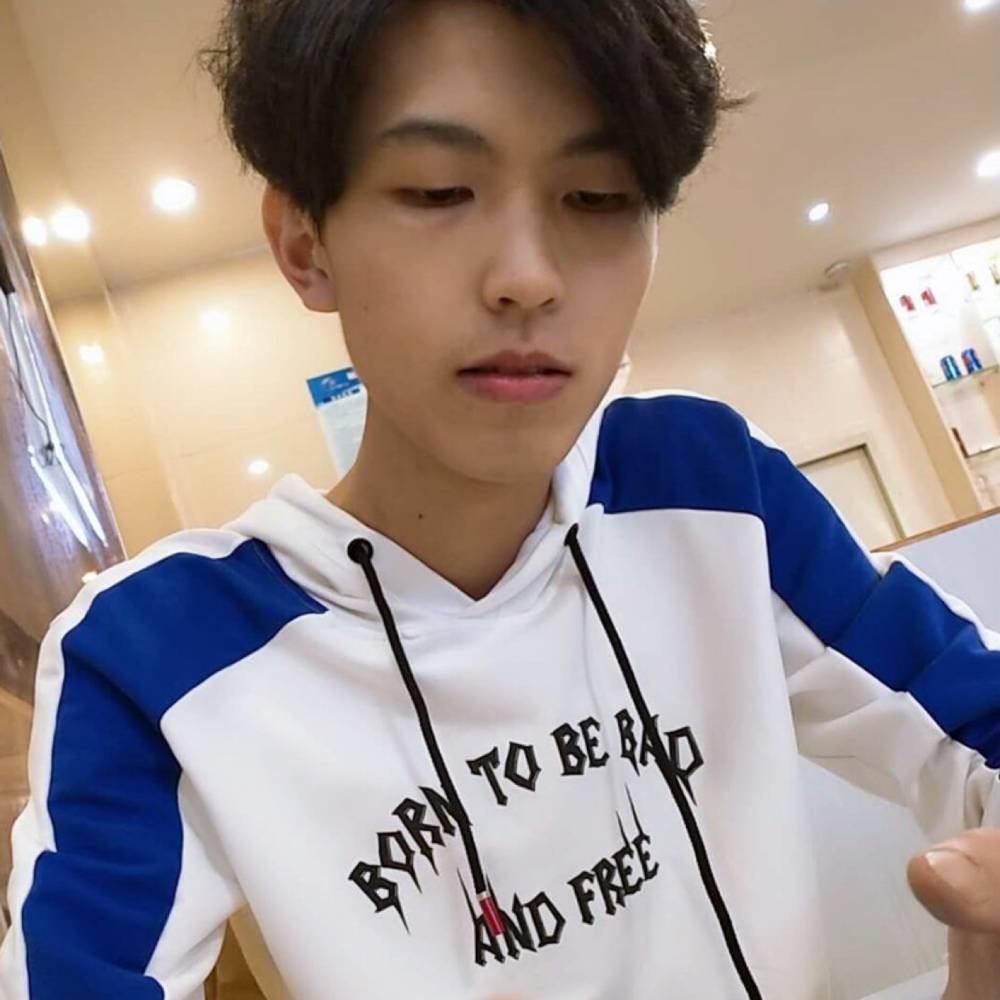 逐风挽手到白头的照片