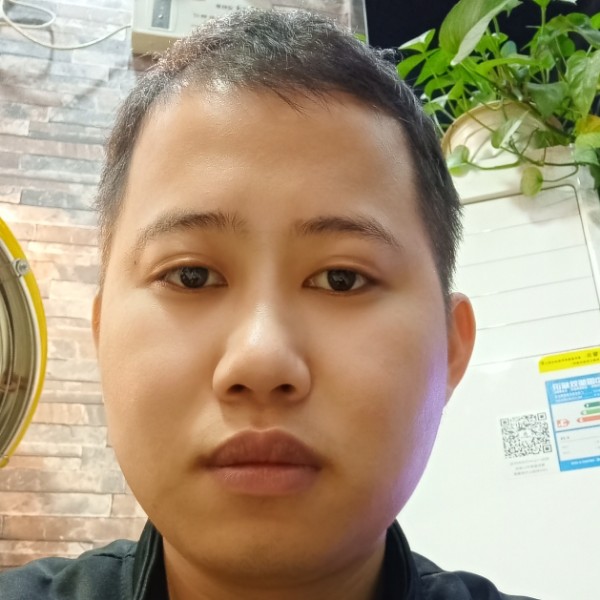 项链跳跃的照片