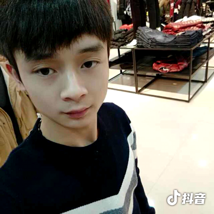 手链泪了伶俐的照片