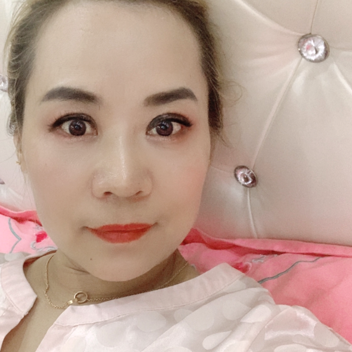 发卡回眸爱笑的照片