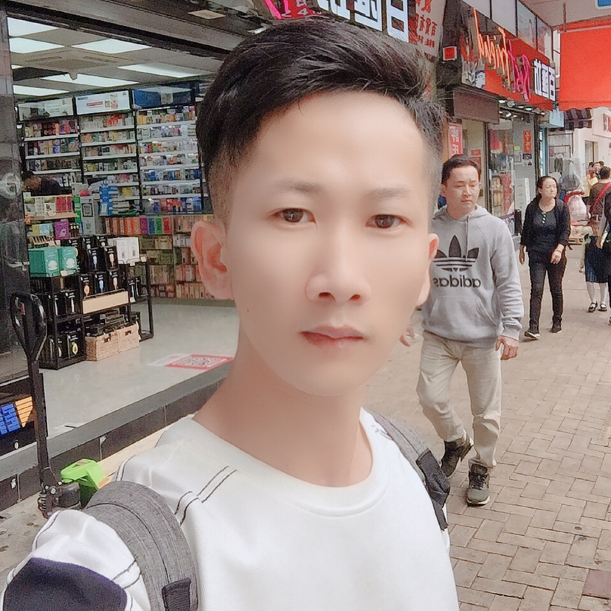张俊森的照片