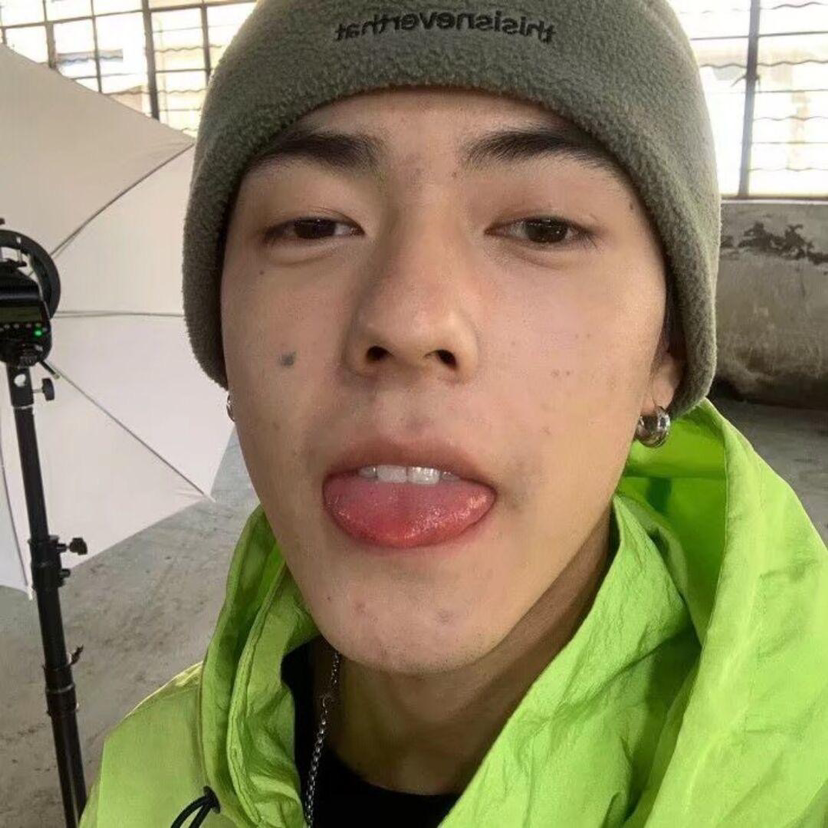 灰色可樂的照片