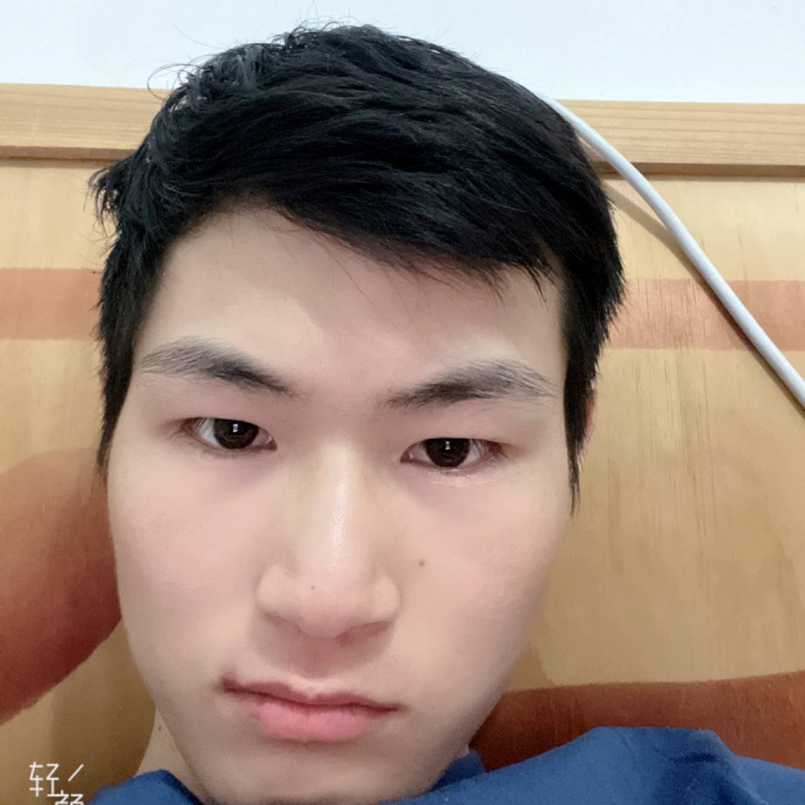 蜗牛遇見凶狠的照片