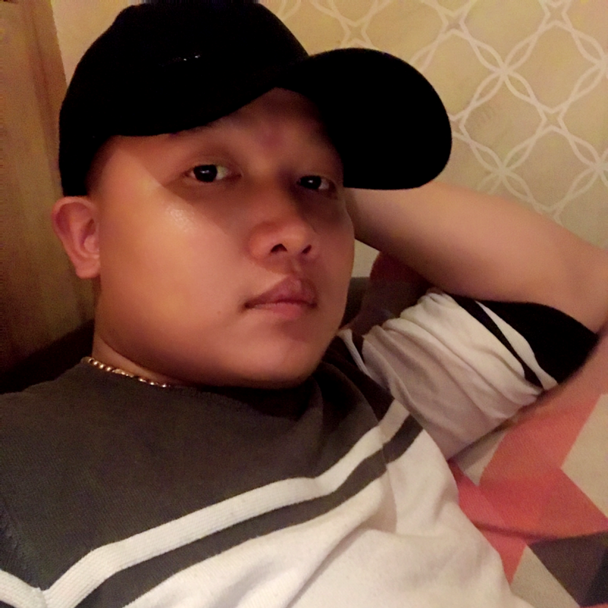 搞怪等待黑裤的照片