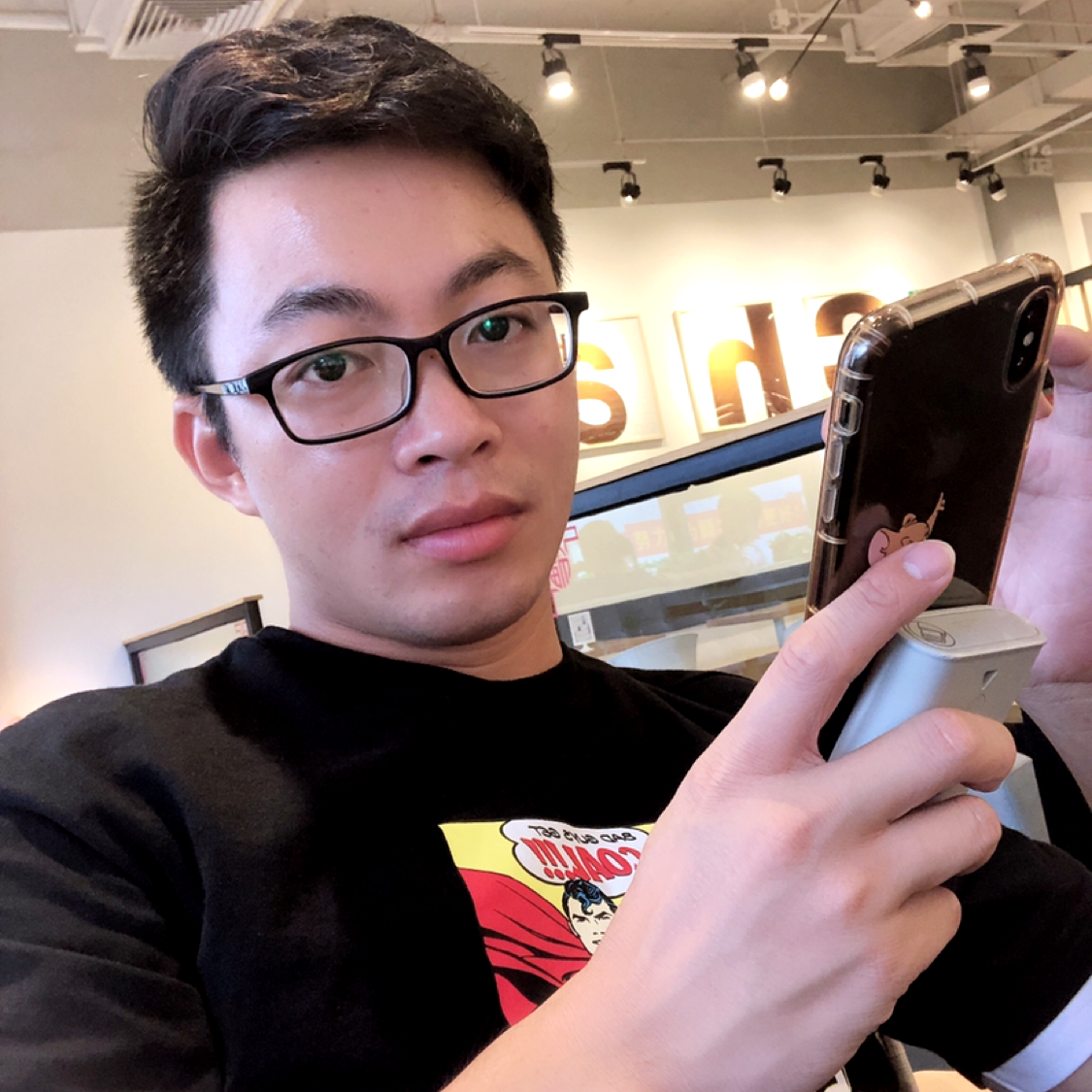 微笑漫步故事的照片