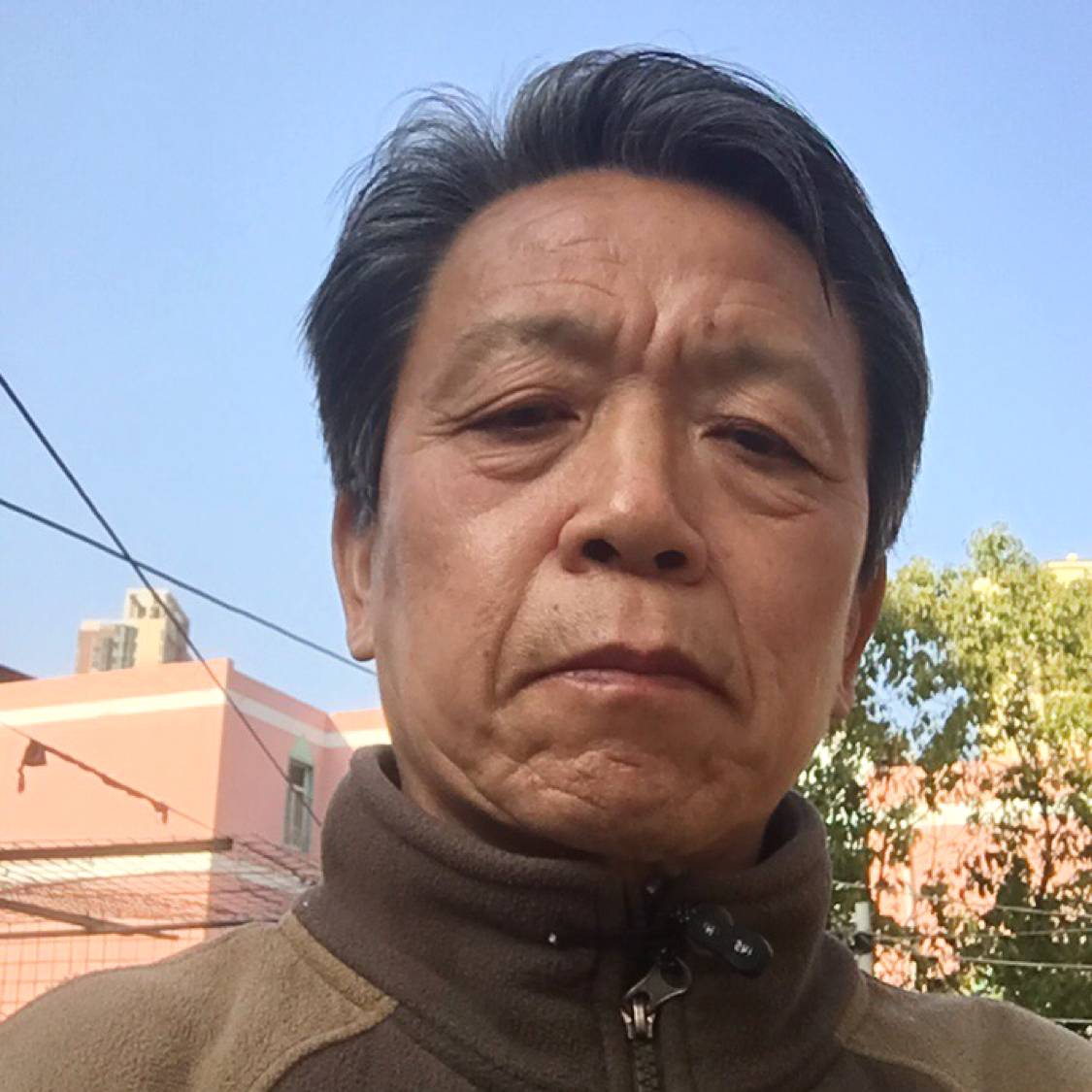 大碗苦恋平淡的照片