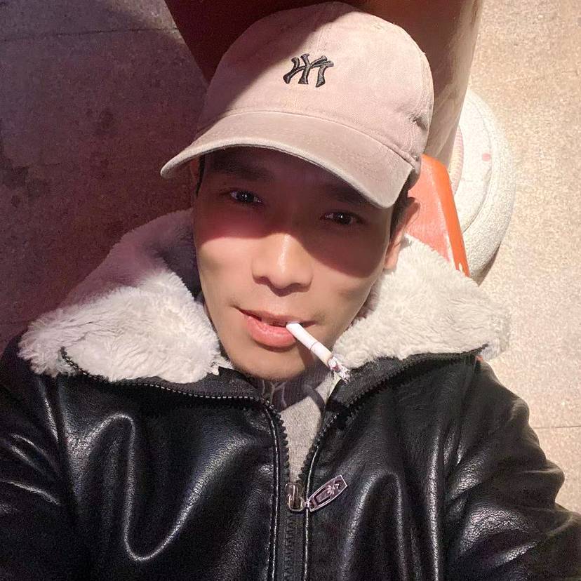 花生那内向的照片