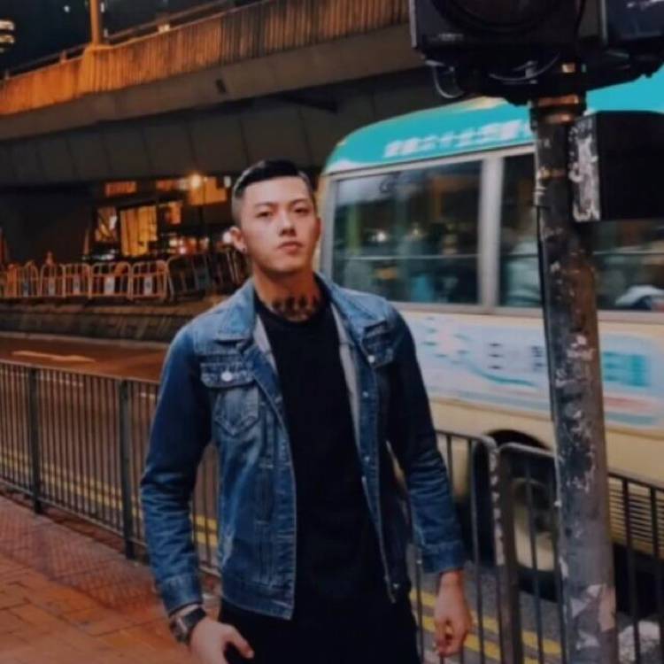白开水等于错落的照片