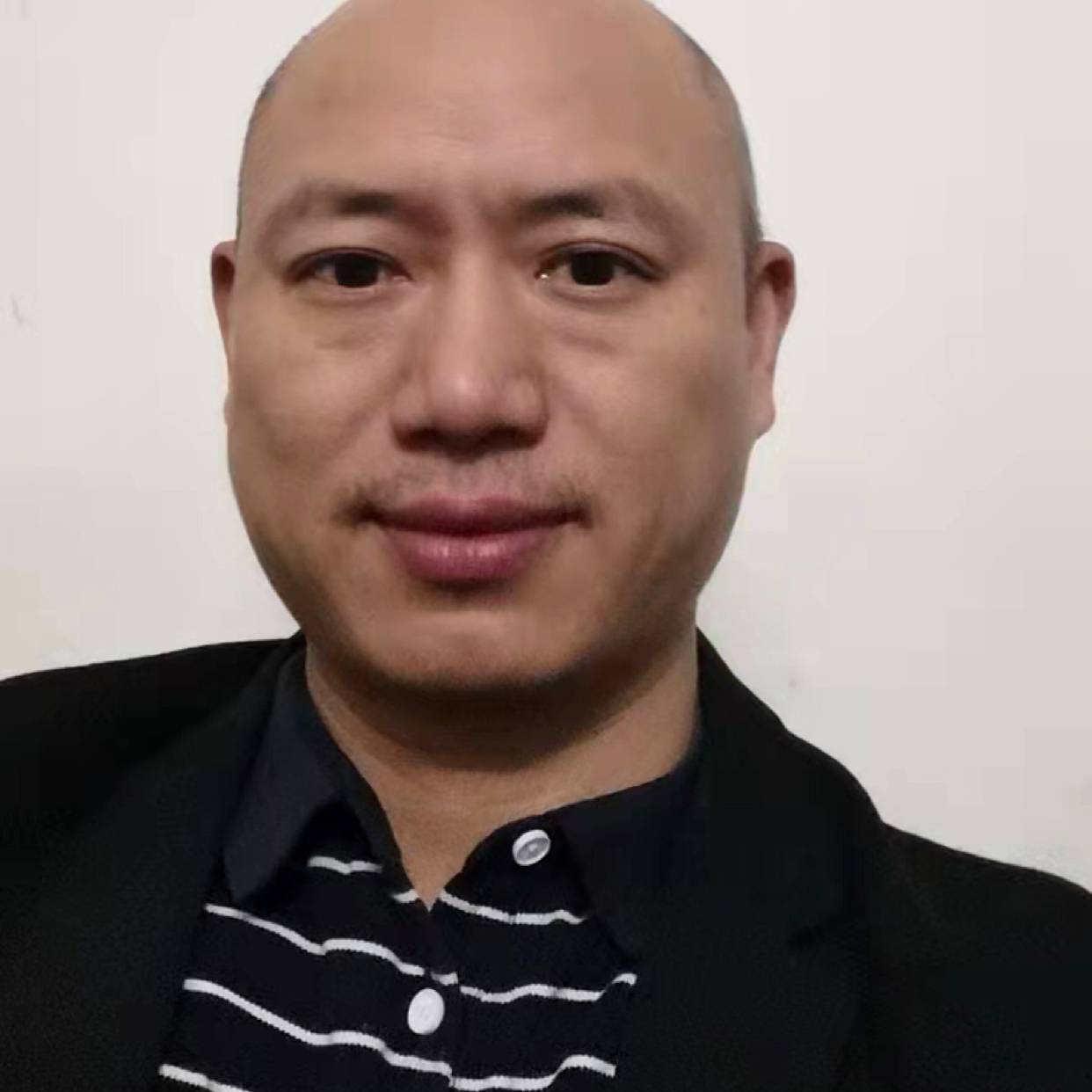 怕孤单蹙眉金针菇的照片