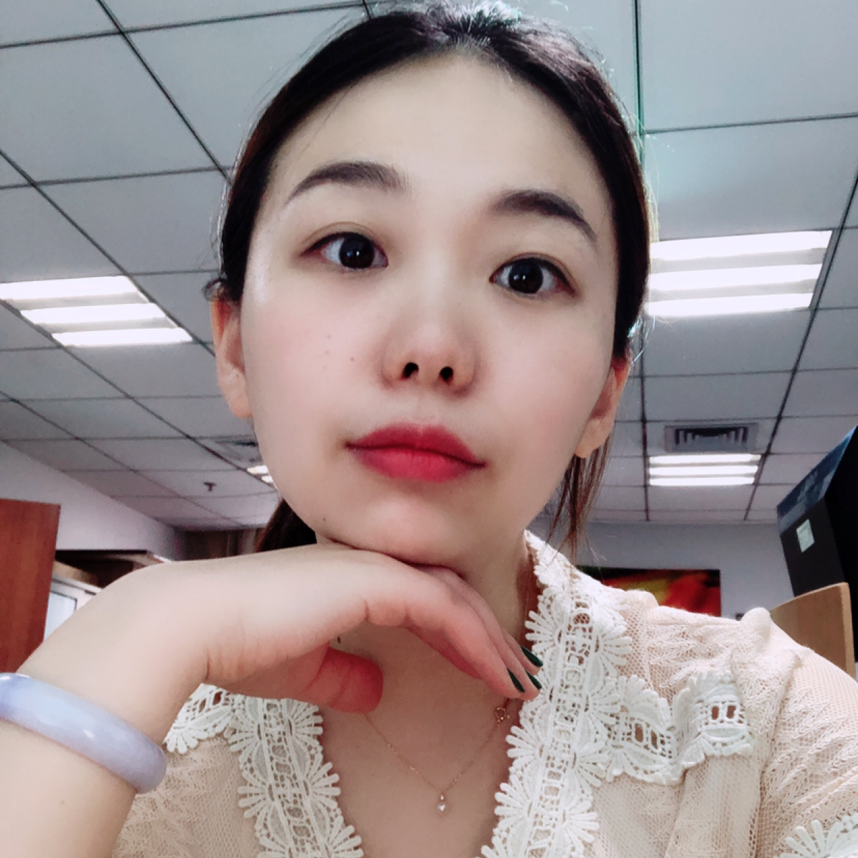 画笔羞涩的照片
