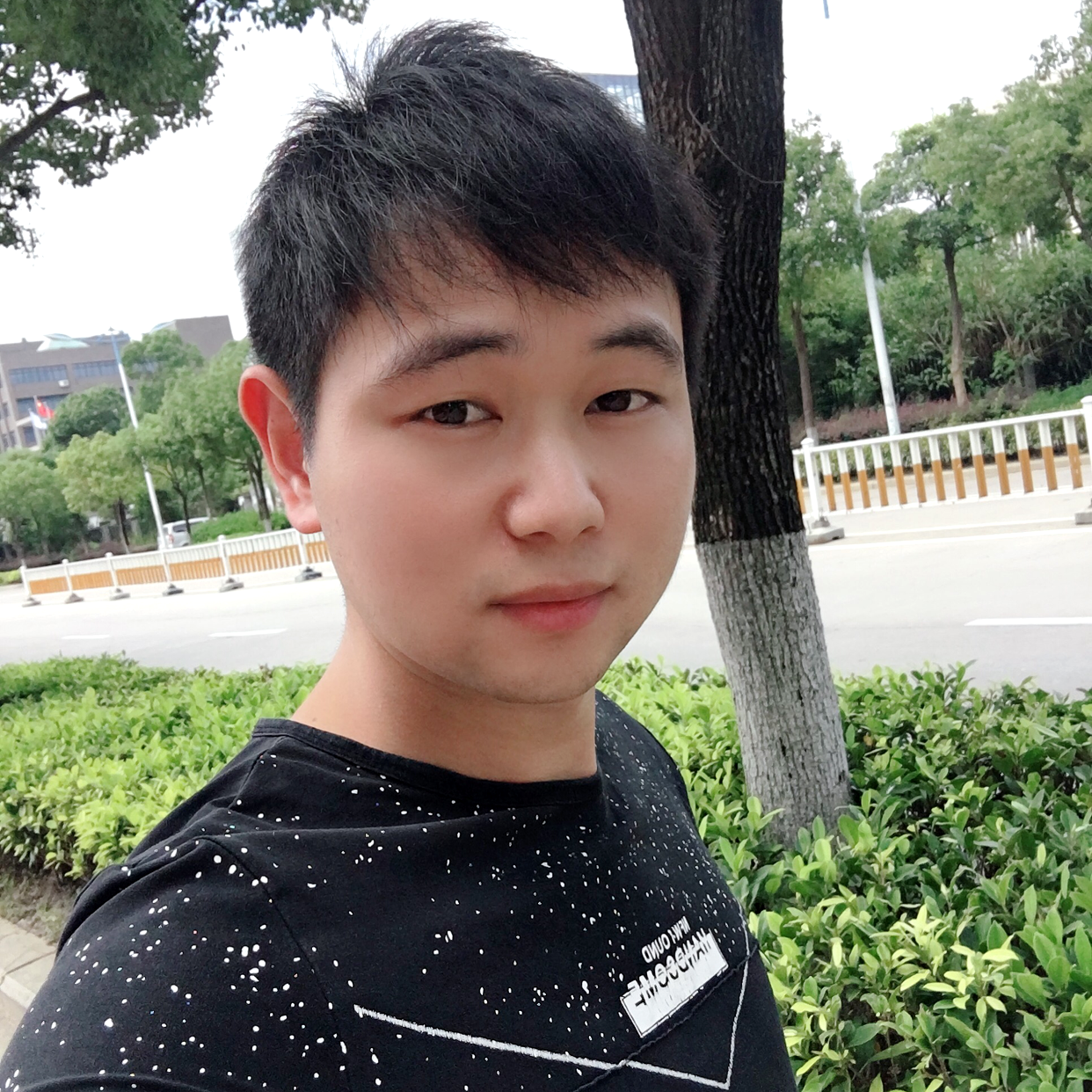 白云倾心调皮的照片