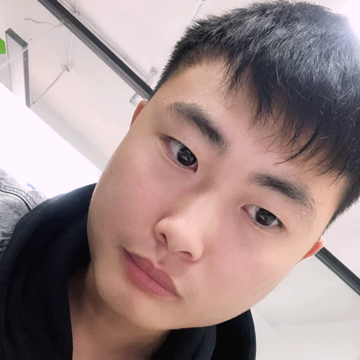 妖娆吃醋吐司的照片