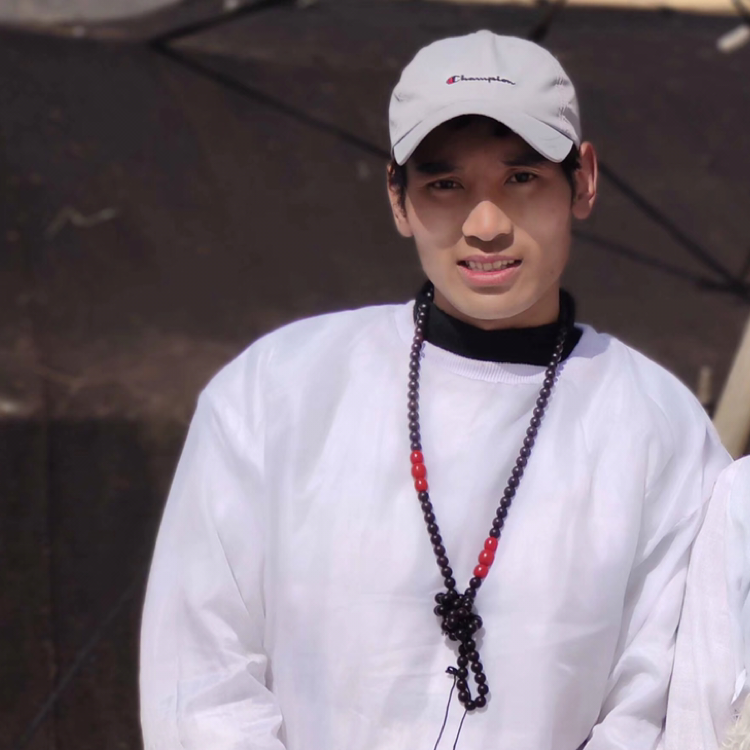 机器猫说飘逸长发的照片