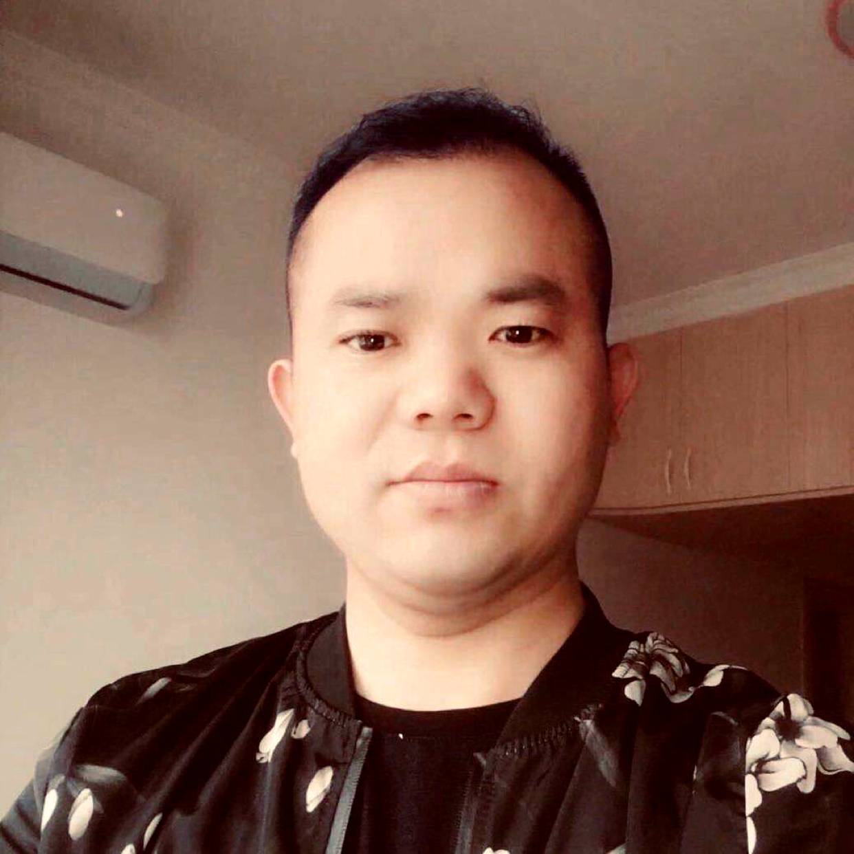 欧阳阿龙的照片