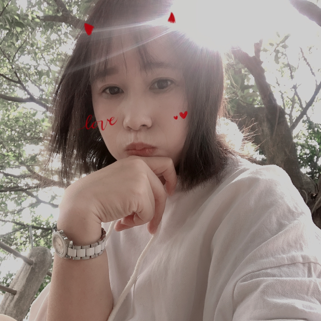 年轻扯诺言的照片