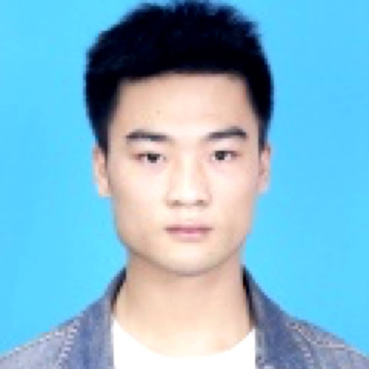 心怀天下的男孩的照片