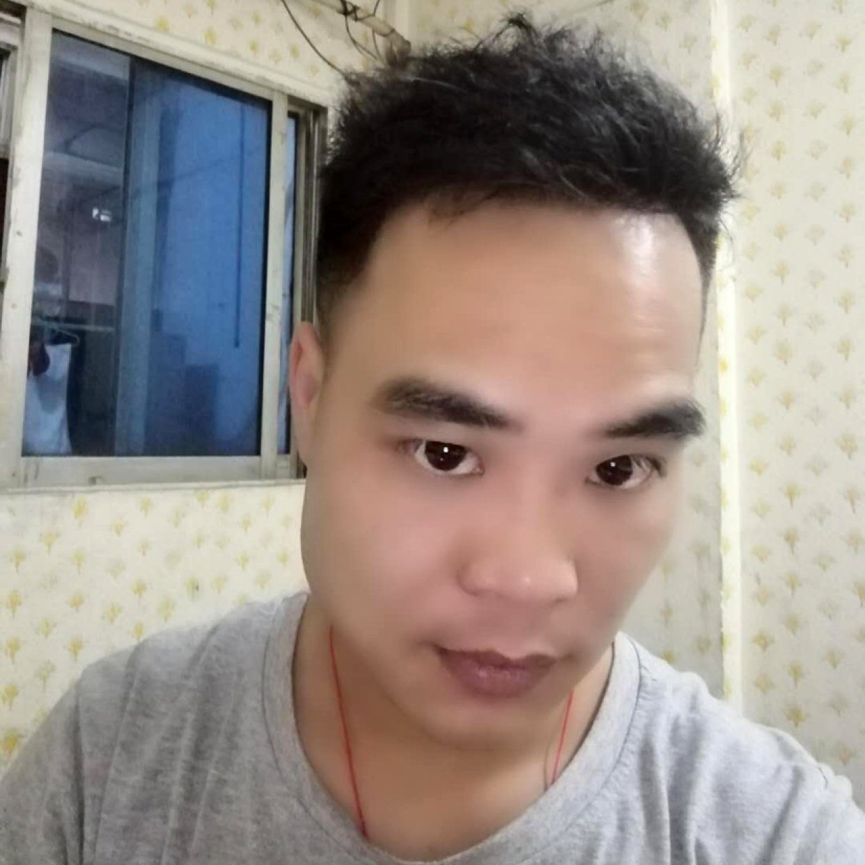聪明爱画笔的照片