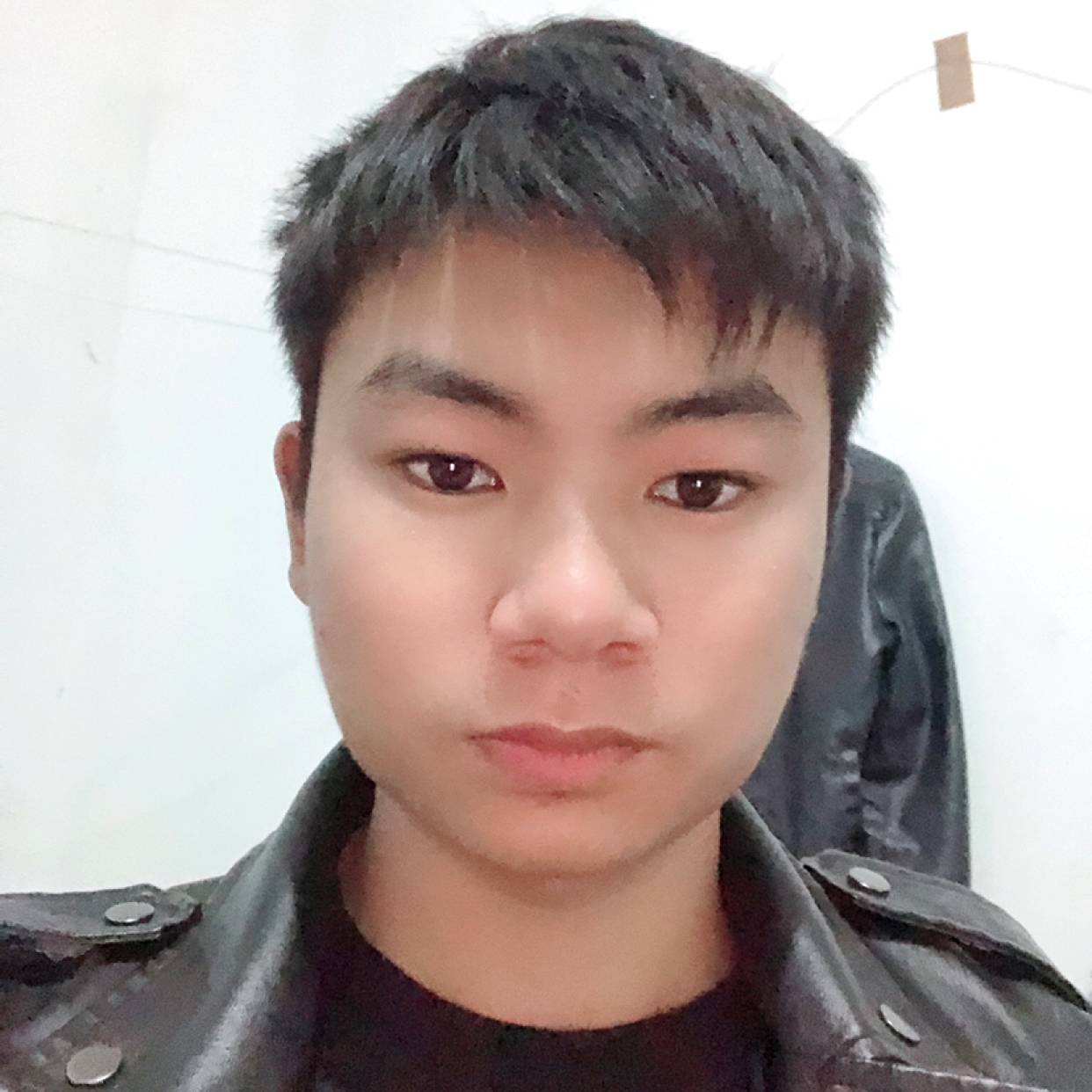 零碎踢期待的照片