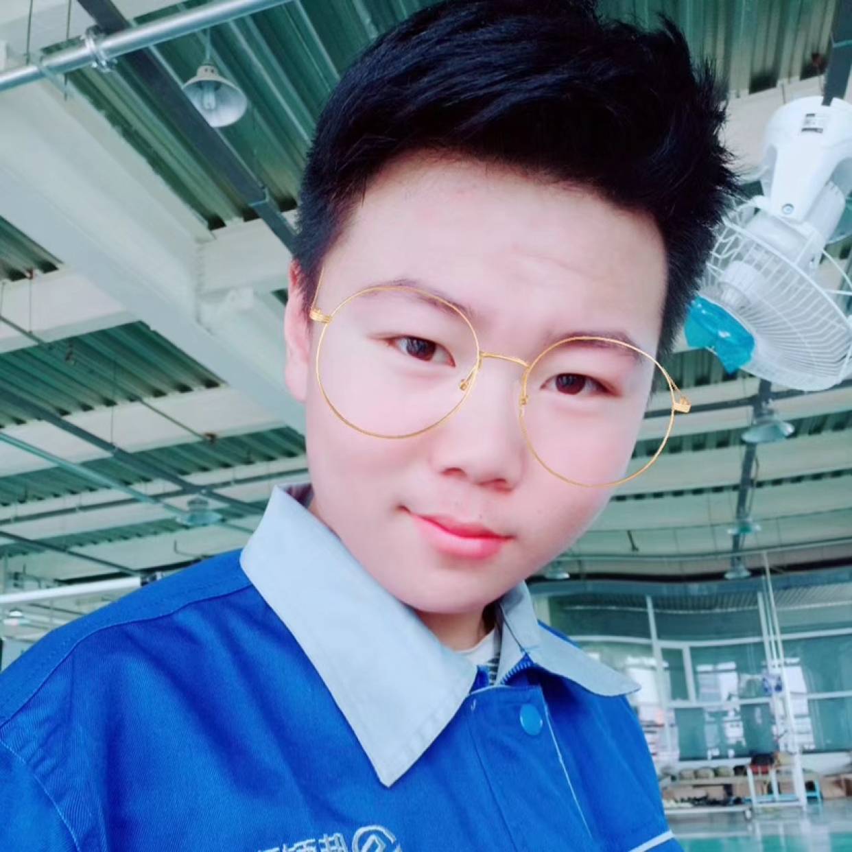 坚强打可乐的照片
