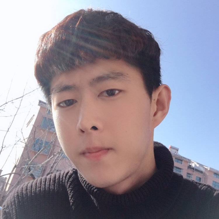 章鱼哥呃的照片