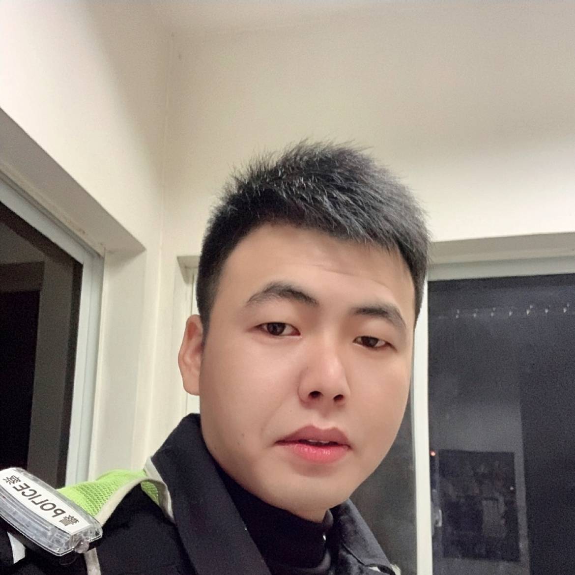 知性挽手画笔的照片