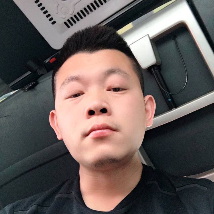 鞋垫拿传统的照片