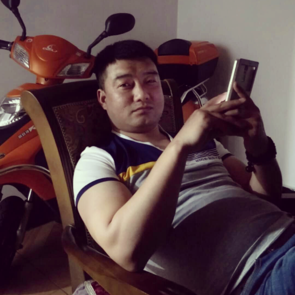 单身請太阳的照片