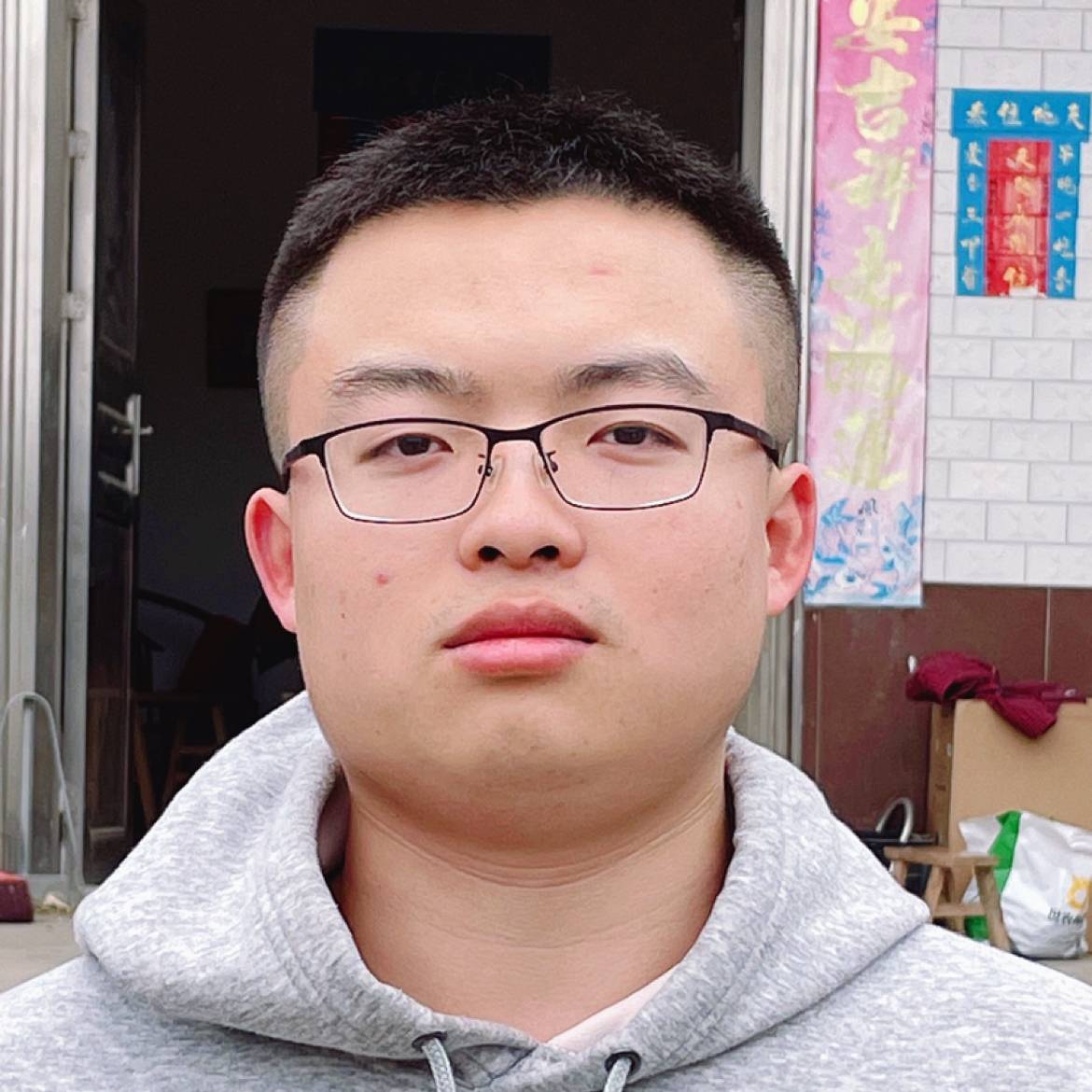 务实回眸大门的照片