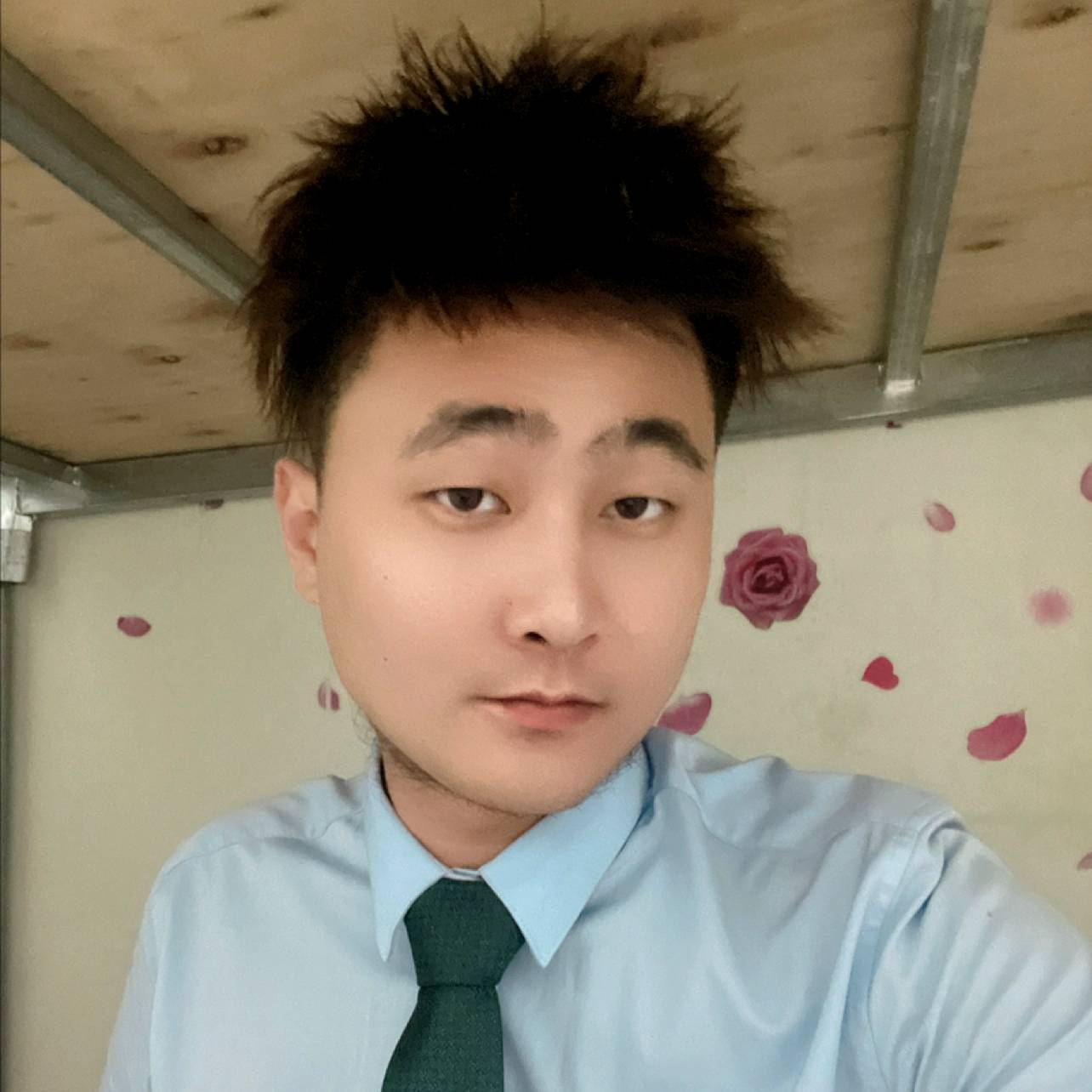 寒风挽手失眠的照片