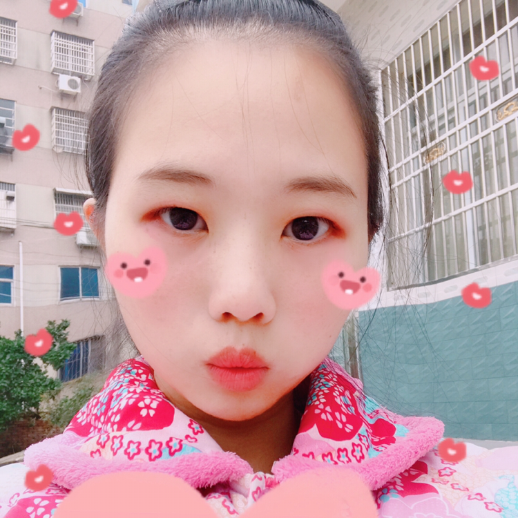 牛奶饼干……的照片