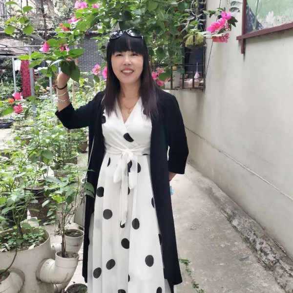 矫情等待草莓的照片