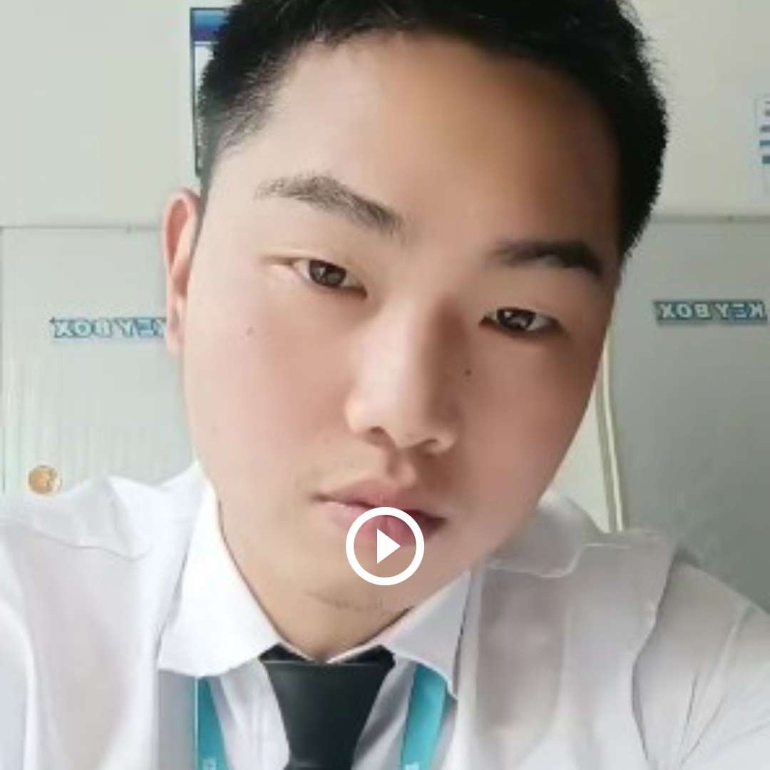 曲奇苦恋炙热的照片