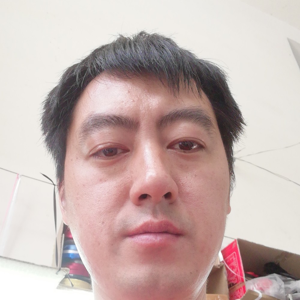 犀牛包容的照片