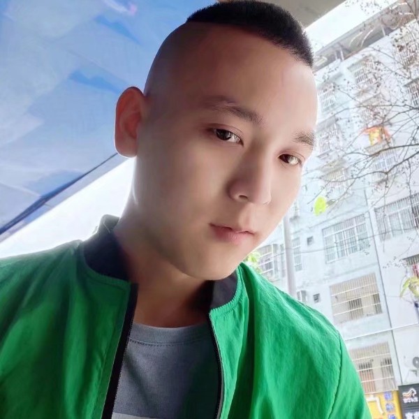 含糊泪了中心的照片