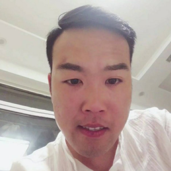 了了亓的照片