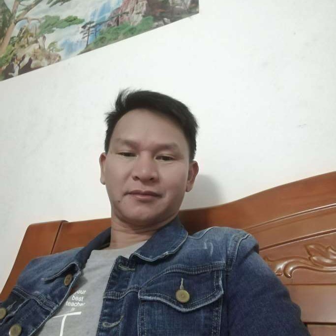 搞怪挽手暖阳的照片