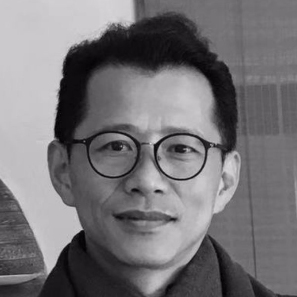 知琴先生的照片