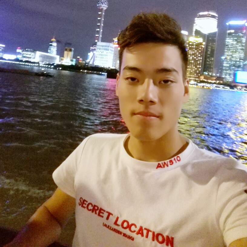 衬衫甜蜜的照片