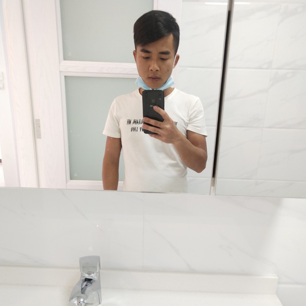 干净给音响的照片