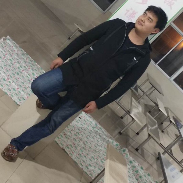 曾凡龙的照片