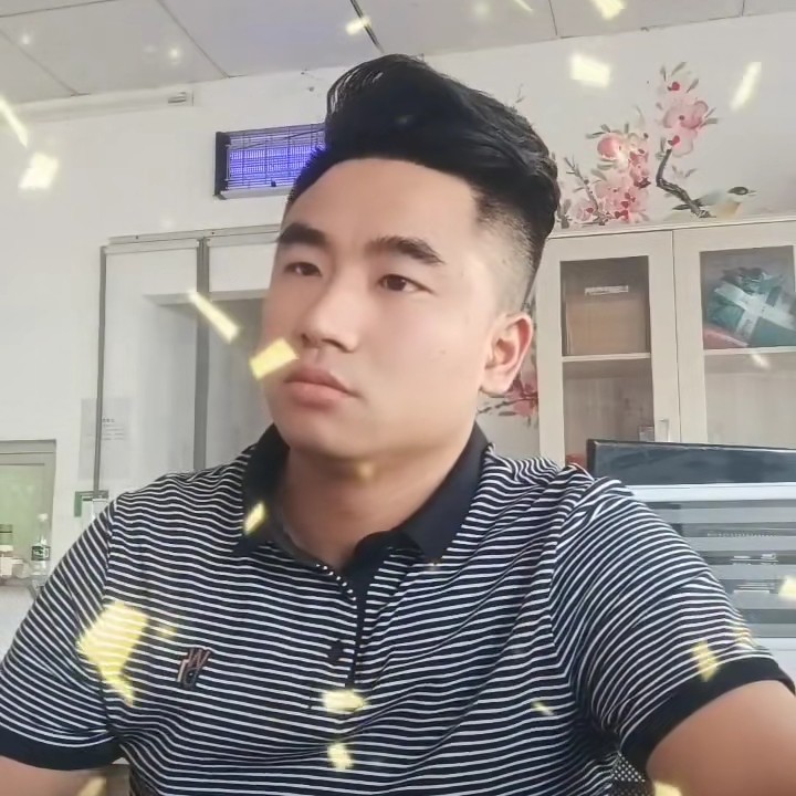 细心扯红尘的照片
