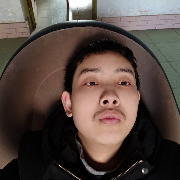 无私拾忆小松鼠的照片