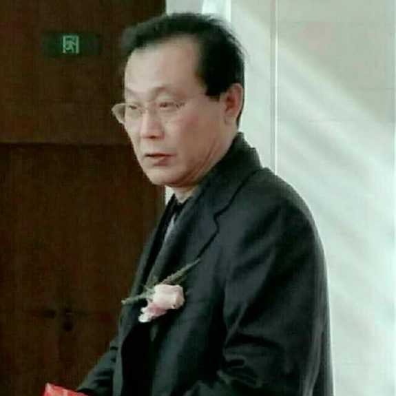高大迎棒球的照片