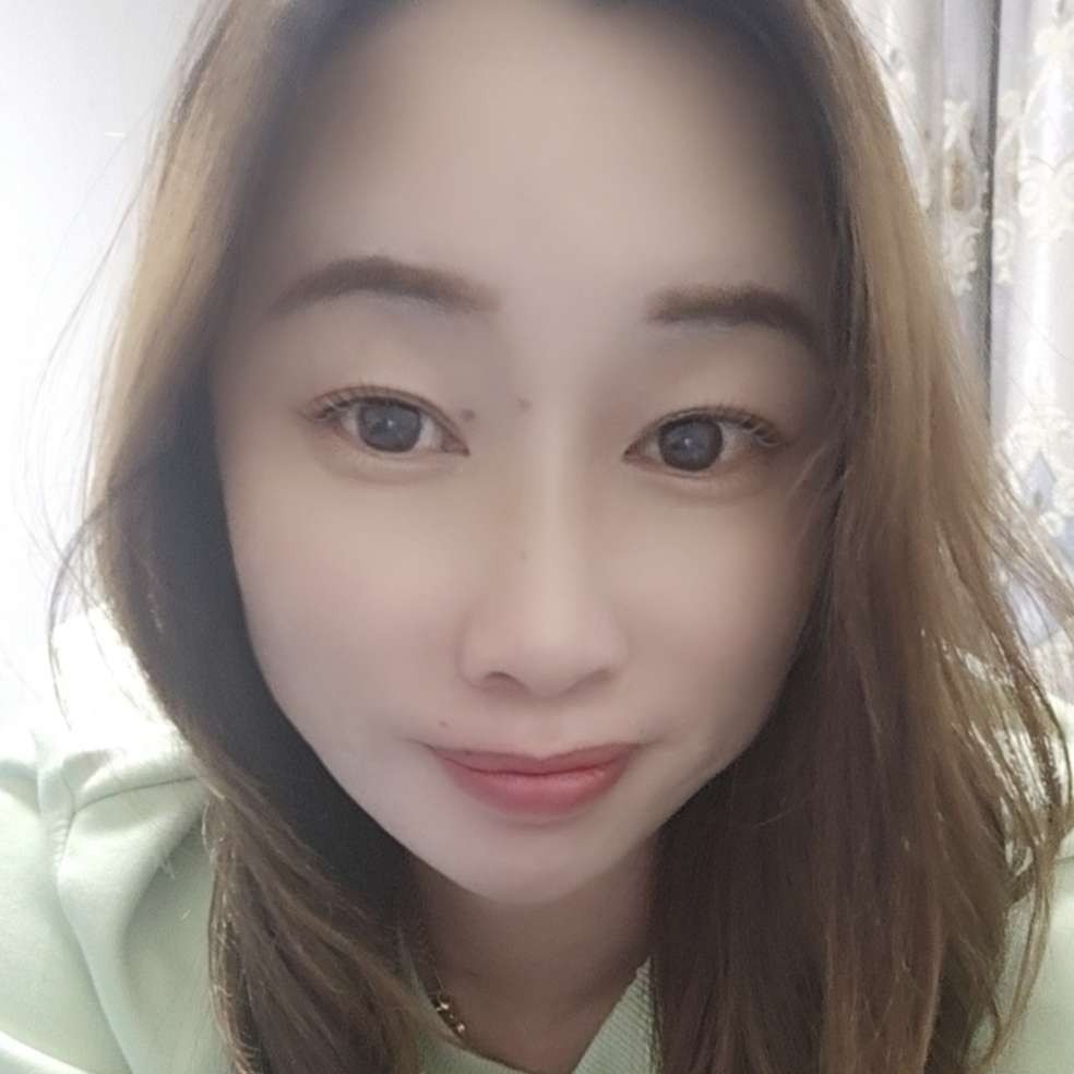 无私倾心小蜜蜂的照片