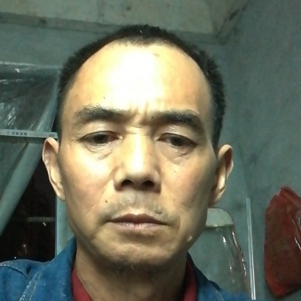 蝶衣挽手单身的照片